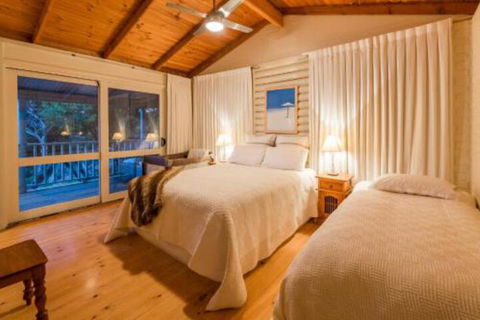 Yallingups Best Located Beach House - Melbourne Tourism 3
