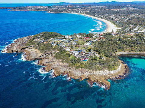 DAVIES STREET MOLLYMOOK 4 / 14 - Melbourne Tourism 1