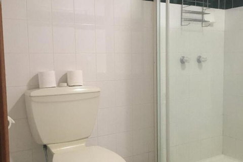 4 Bears Motel - Melbourne Tourism 4