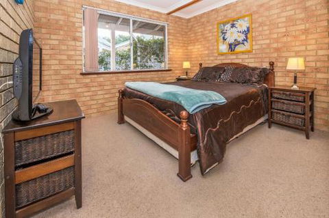 Country Cottage - Melbourne Tourism 5
