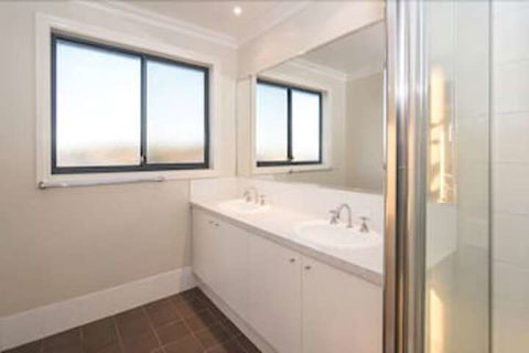 Jay's Beach House - Melbourne Tourism 3