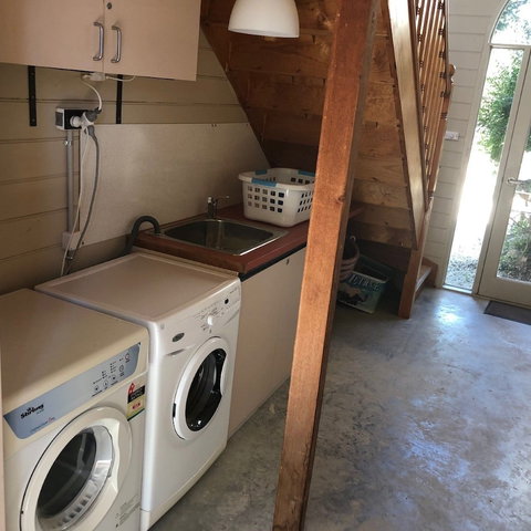 Alpine Stag Lodge House - Melbourne Tourism 1