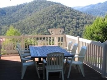 Alpine Stag Lodge House - Melbourne Tourism 4