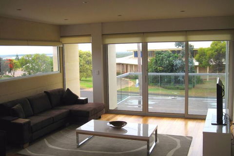 Alouarn Apartment 1 - Melbourne Tourism 4
