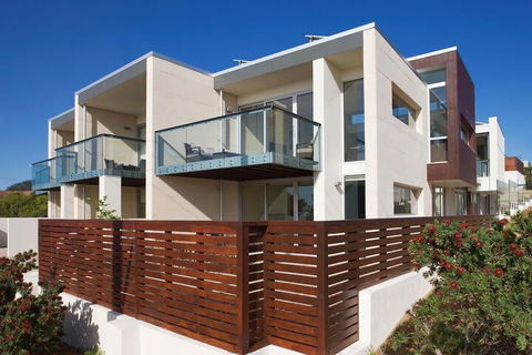 Alouarn Apartment 1 - Melbourne Tourism 1