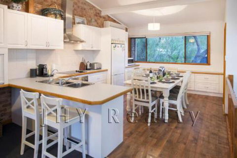 Coastal Cottage - Melbourne Tourism 0