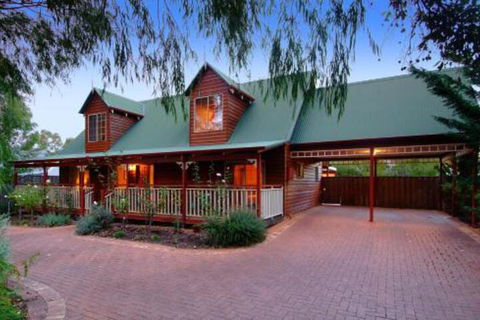 Rosewood Cottage - Melbourne Tourism 2