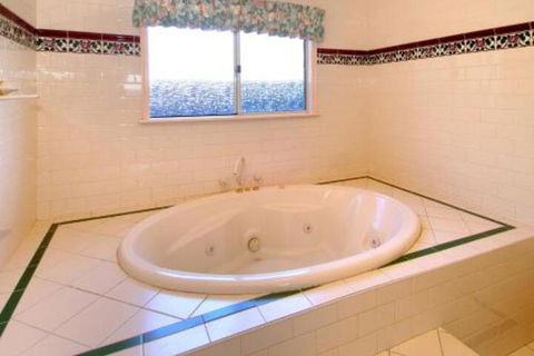 Rosewood Cottage - Melbourne Tourism 7