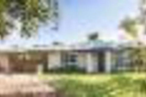 Barefoot Bungalow - Melbourne Tourism 4