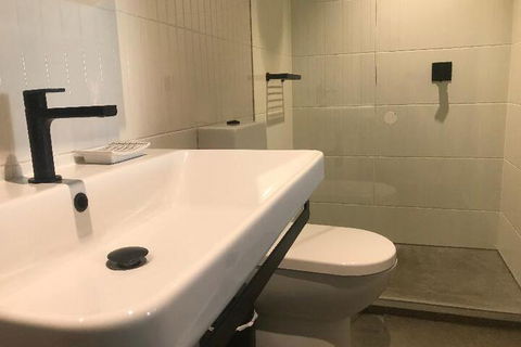 Upper House Suites - Melbourne Tourism 7