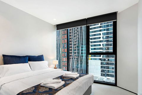IFSuites (IFSTAYS) Light House Apartment - Melbourne Tourism 6