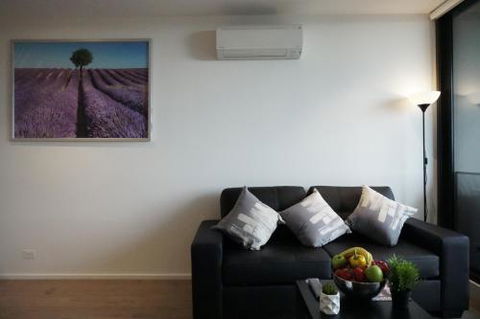 Auzzie Apartments Docklands Melbourne - Melbourne Tourism 4