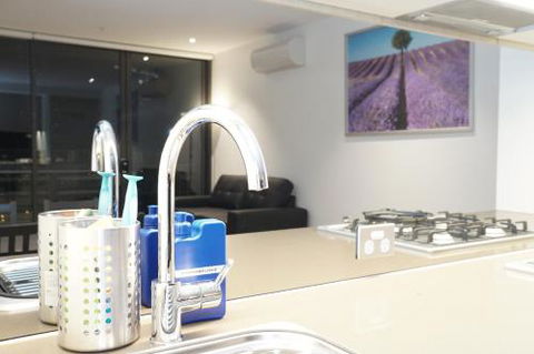 Auzzie Apartments Docklands Melbourne - Melbourne Tourism 0