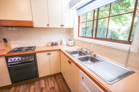 Amber Cottage - Melbourne Tourism 1