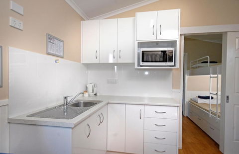 Barrack Point Holidays - Melbourne Tourism 2