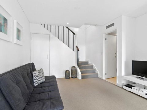 LORNE CHALET APARTMENT 11 Odyssea - Melbourne Tourism 1