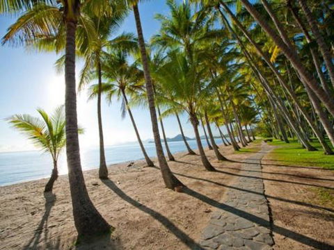 TROPSVILLA At PALM COVE - Melbourne Tourism 1
