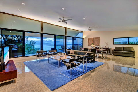 Waves 3 Luxury 3 Bedroom - Melbourne Tourism 1