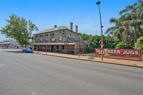 Imperial Hotel Singleton - Melbourne Tourism 2