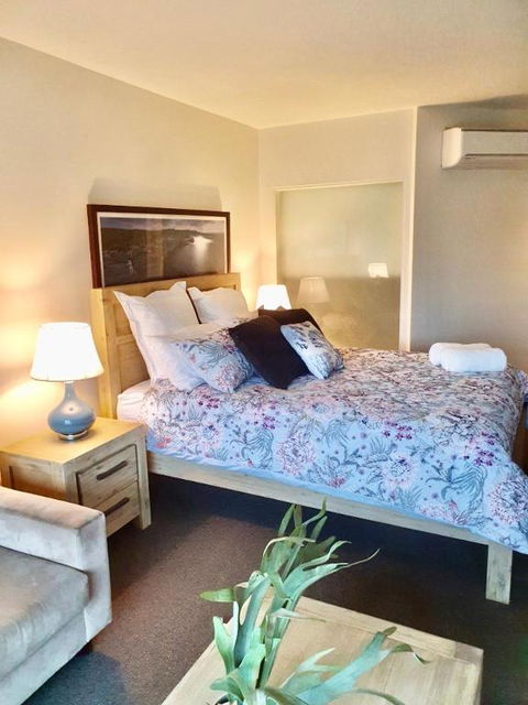 FAMILY ISLAND GETAWAY BEACHFRONT APARTMENT - Melbourne Tourism 1