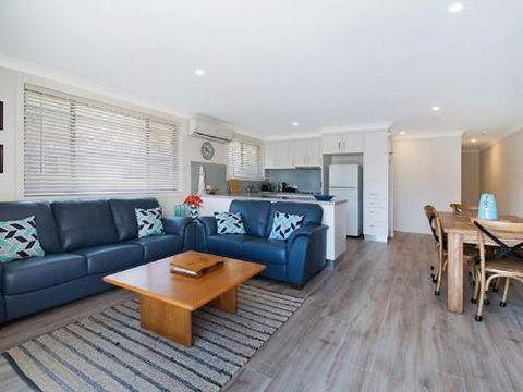 East Light - Melbourne Tourism 2