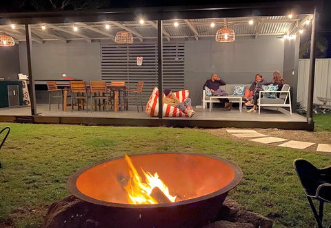 Batemans Bay Hotel - Melbourne Tourism 2