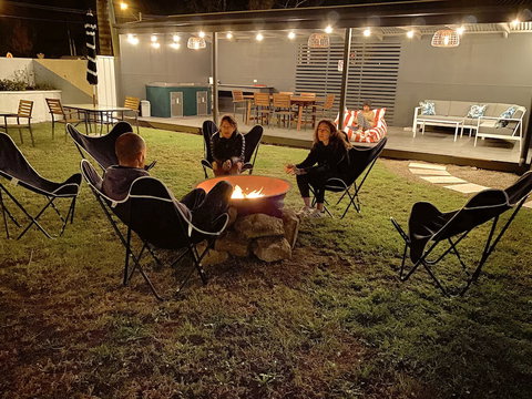 Batemans Bay Hotel - Melbourne Tourism 4