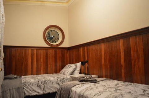 Gargoyle Lodge - Melbourne Tourism 5