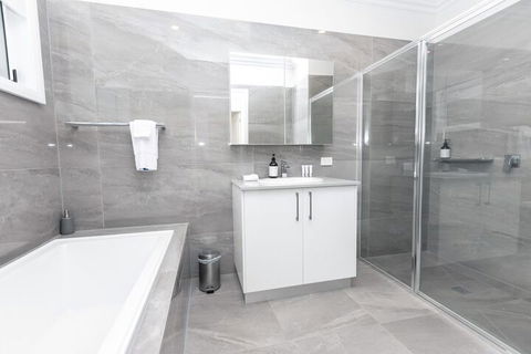 Wagga Apartments 2 - Melbourne Tourism 4