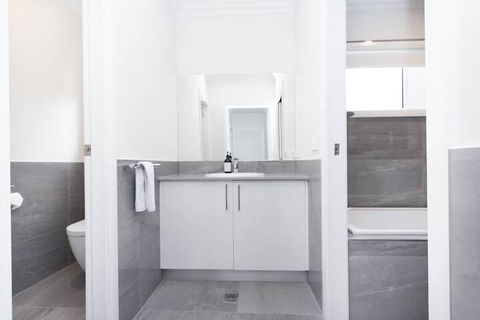 Wagga Apartments 2 - Melbourne Tourism 6