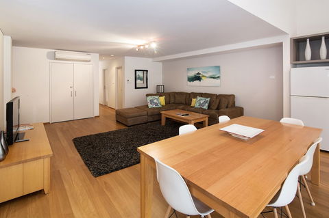 Pegasus Apartments - Melbourne Tourism 1