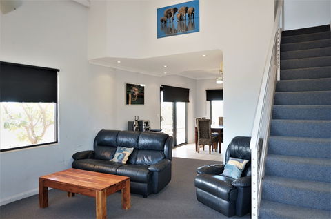 Ningaloo Breeze Villa 6 - Melbourne Tourism 5