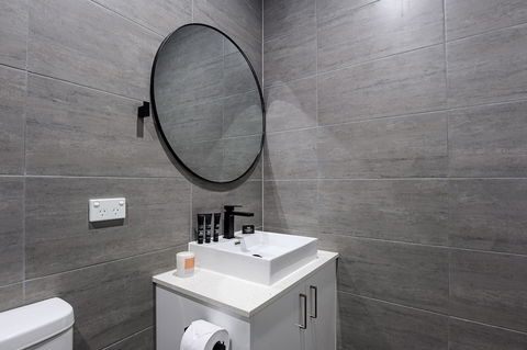 CARLISLE Bright Townhouse In Great Location - Melbourne Tourism 0