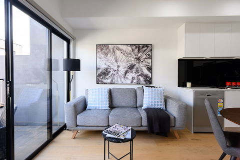 CARLISLE Bright Townhouse In Great Location - Melbourne Tourism 4