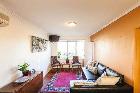 ELEANOR, 1BDR Fitzroy North Apartment - Melbourne Tourism 3