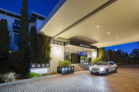Ramada By Wyndham Diplomat Canberra - Melbourne Tourism 3