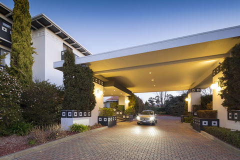 Ramada By Wyndham Diplomat Canberra - Melbourne Tourism 0