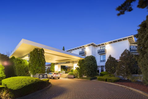 Ramada By Wyndham Diplomat Canberra - Melbourne Tourism 4