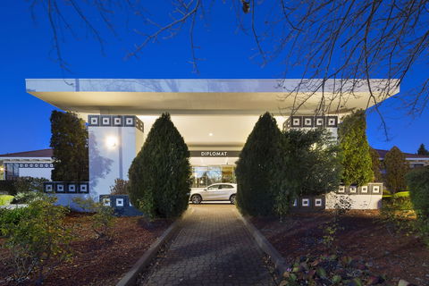 Ramada By Wyndham Diplomat Canberra - Melbourne Tourism 2