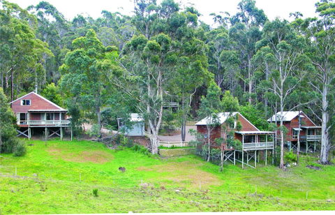 Karma Chalets - Melbourne Tourism 0