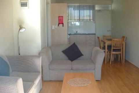 Waterview Holiday Apartments - Melbourne Tourism 6