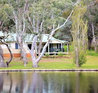 Bushy Lake Chalets - Melbourne Tourism