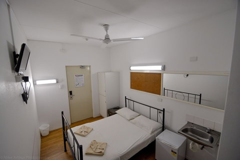 Chilli's Backpackers - Hostel - Melbourne Tourism 6