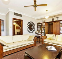 Mandalay Luxury Stay - Melbourne Tourism