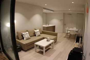 EQ Apartment - Melbourne Tourism 1
