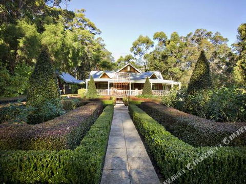 Fleur De Lys - Melbourne Tourism 6