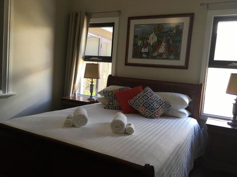 Rowley House - Melbourne Tourism 2