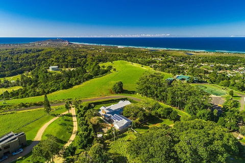Your Luxury Escape - Trig Point - Melbourne Tourism 0