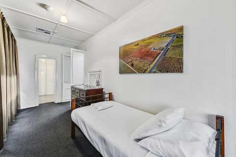 Triune House Bed & Breakfast - Melbourne Tourism 0
