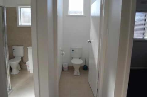 Wattle Grove Villa - Melbourne Tourism 5